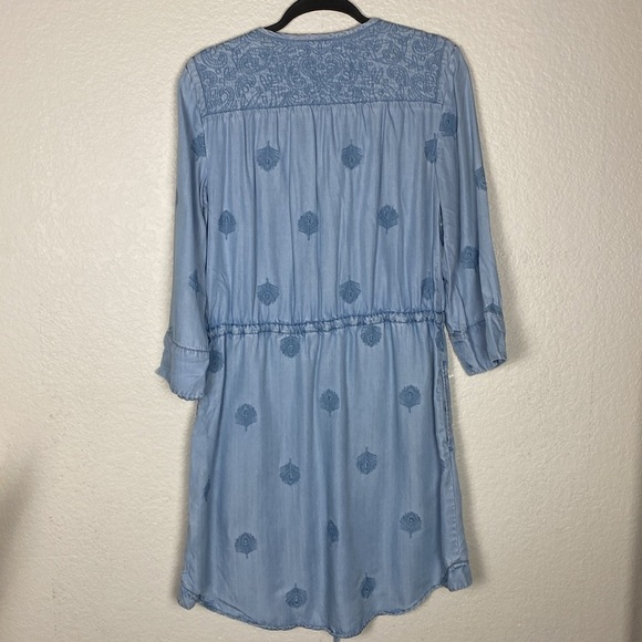 Holding horses, feather embroidered lyocell chambray dress - Picture 8 of 8